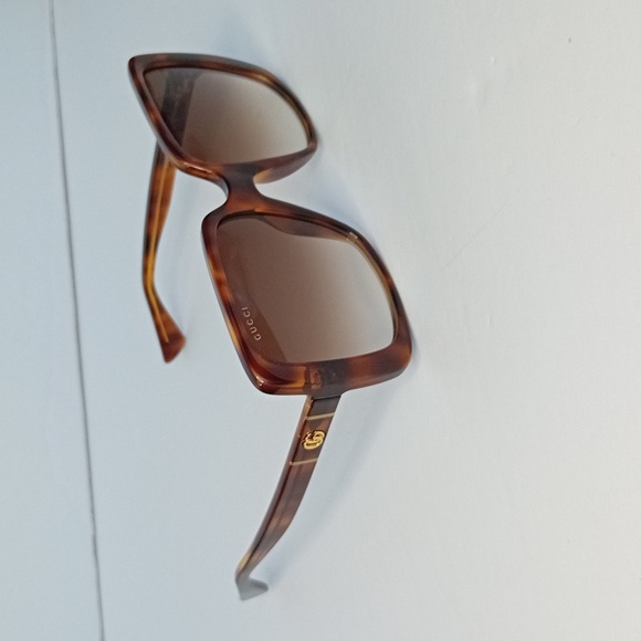 New Authentic GUCCI GG0632S 002 square Gucci sunglass comes in a havana - Picture 3 of 14